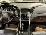 Hyundai Sonata-11