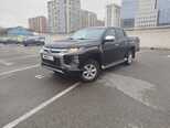 Mitsubishi L200-2