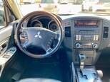 Mitsubishi Pajero-12