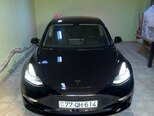 Tesla Model 3-1