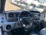 Ford Transit-13