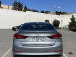 Hyundai Elantra-2