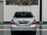 Nissan Tiida-10