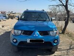 Mitsubishi L200-1