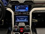 Lamborghini Urus-13