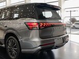 Infiniti QX80-6