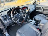 Mitsubishi Pajero-12
