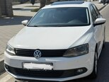 Volkswagen Jetta-1