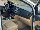 Kia Carnival-11