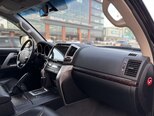 Toyota Land Cruiser-6