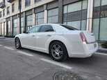 Chrysler 300C-12
