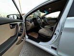 Hyundai Elantra-11