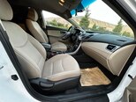 Hyundai Elantra-13