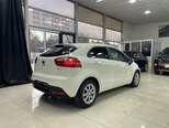Kia Rio-13