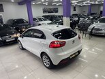 Kia Rio-11