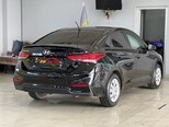 Hyundai Accent-7