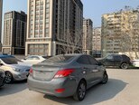 Hyundai Accent-2
