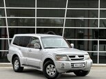 Mitsubishi Pajero-6