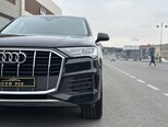 Audi Q7-5