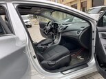 Hyundai Elantra-12