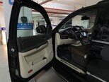 Cadillac Escalade-11
