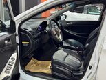 Hyundai Accent-11