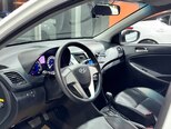 Hyundai Accent-12