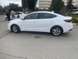 Hyundai Elantra-11