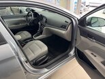 Hyundai Elantra-11