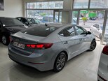 Hyundai Elantra-13