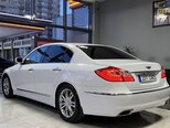 Hyundai Genesis-8