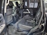 Toyota Land Cruiser-10