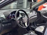 Hyundai Accent-12