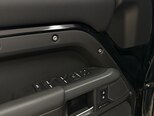 Land Rover Defender-14