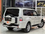 Mitsubishi Pajero-6