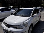 Nissan Tiida-1