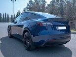 Tesla Model Y-8