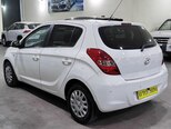 Hyundai i20-11