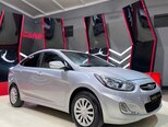 Hyundai Accent-4