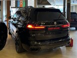 BMW X7-8