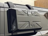 Land Rover Defender-21