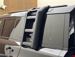 Land Rover Defender-23