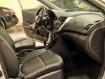 Hyundai Accent-17