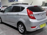 Hyundai Accent-14
