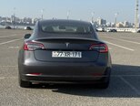 Tesla Model 3-10