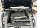 Porsche Cayenne-12