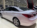 Hyundai Sonata-12