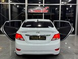 Hyundai Accent-10