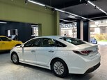 Hyundai Sonata-16