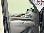 Cadillac Escalade-19